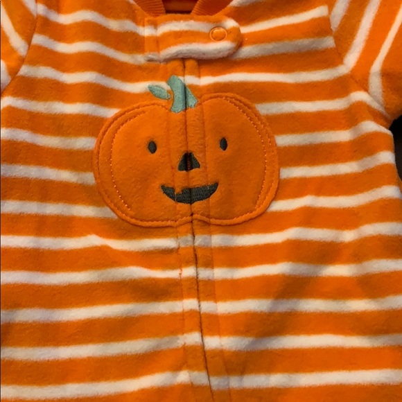 Fleece pumpkin pajamas - Picture 2 of 4